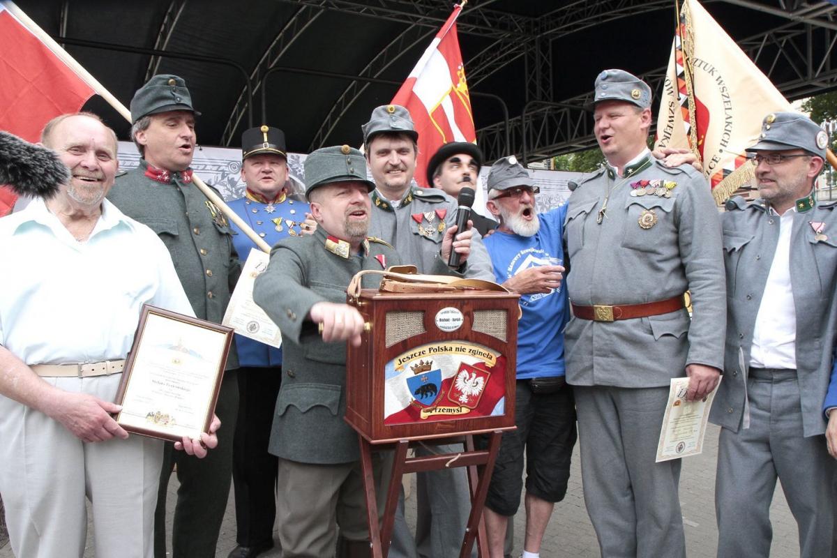 Rok 2014. Tak bawili się wtedy uczestnicy Manewrów Szwejkowskich. Niestety Sztab Twierdzy utajnił inne fotografie, a niektóre były naprawdę ciekawe.  <br/>fot.Jacek Szwic