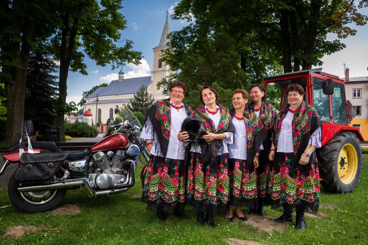 Premiera klipu Satisfaction planowana jest na początek lipca. Czy podbije on internet, podobnie jak teledyski folkowej grupy Tulia, czas pokaże.