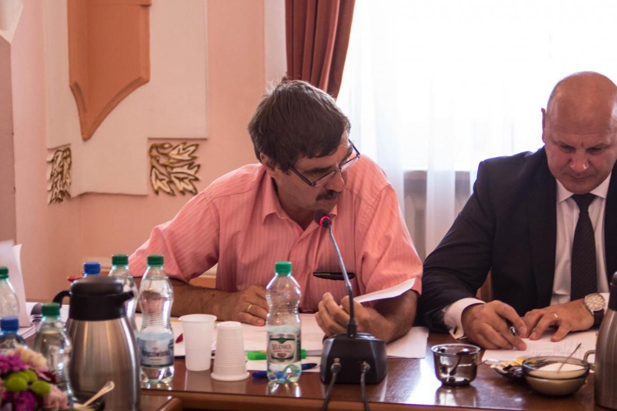 Propozycję przeznaczenia przynajmniej jednej działki na bloki w ramach programu Mieszkanie Plus złożył radny Mariusz Walter.<br/>fot.Bartłomiej Pacek