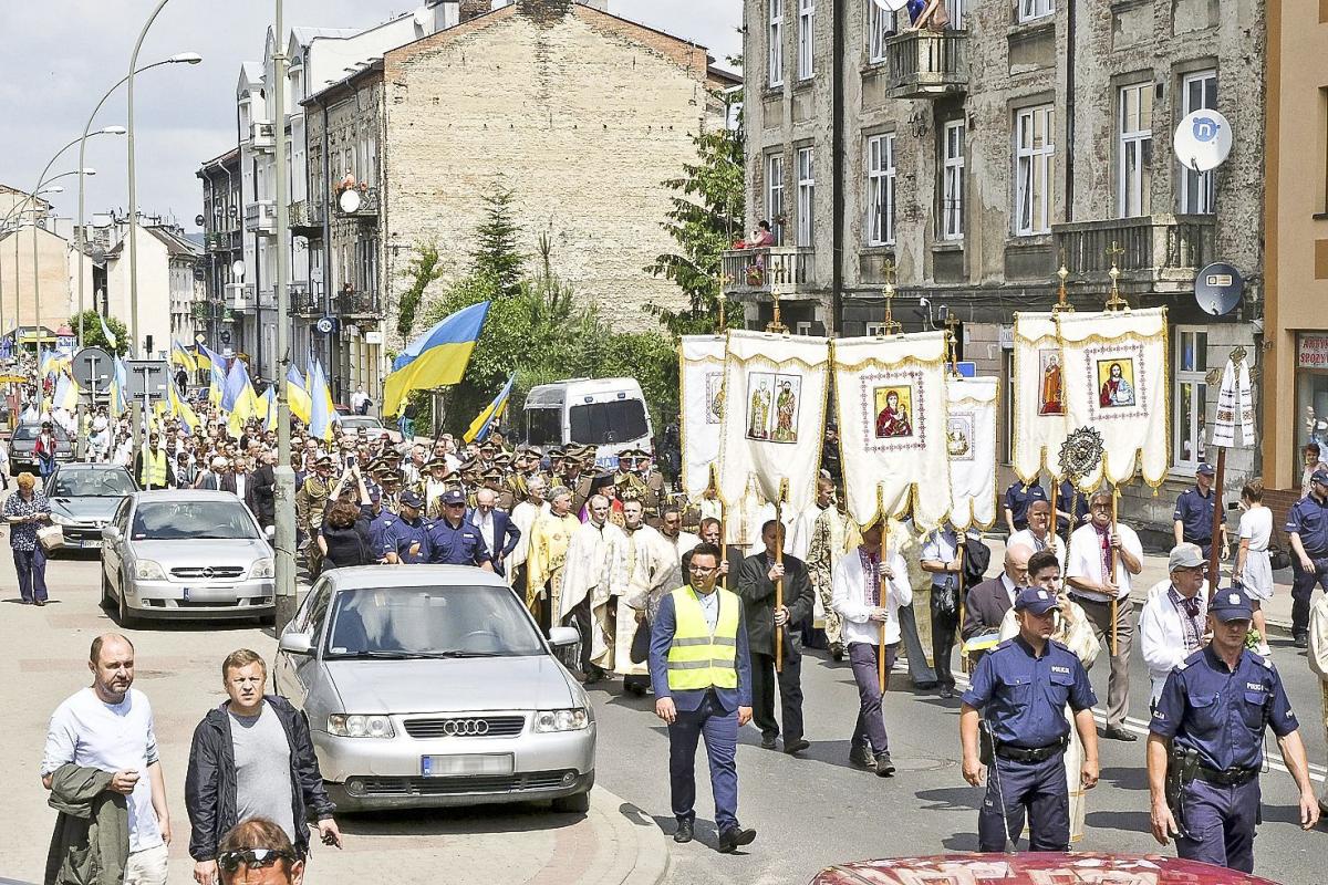 Tradycyjna procesja na Ukraiński Cmentarz Wojenny.<br/>fot.Jacek Szwic