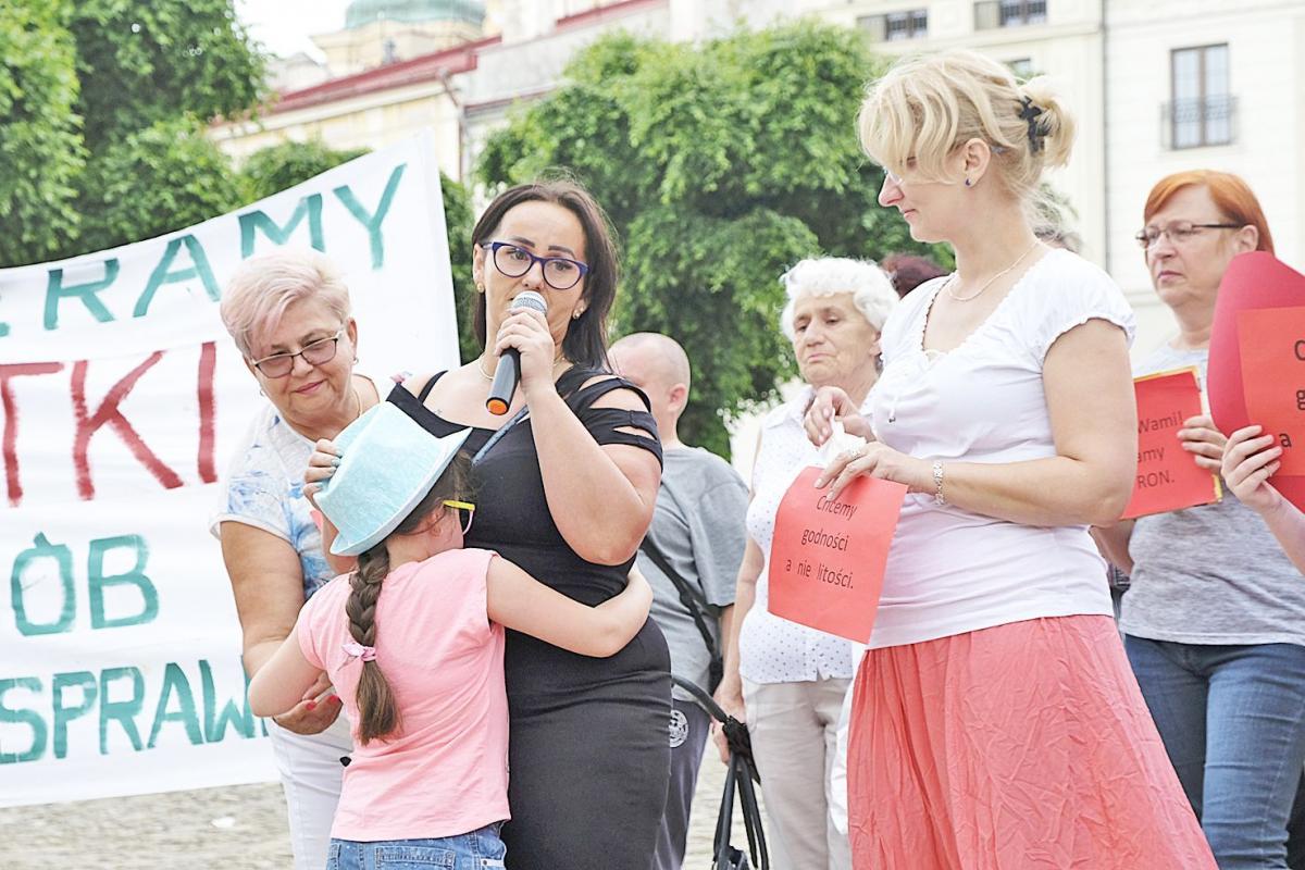 Wzruszające wystąpienie matki niewidomej dziewczynki.<br/>fot.Jacek Szwic