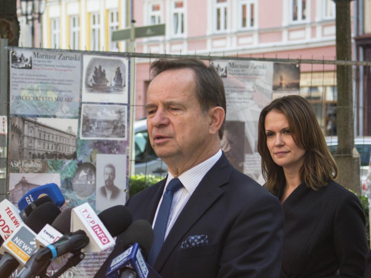 Nowy, rządowy projekt, którego jednym z beneficjentów jest Jarosław, zaprezentowali Jerzy Kwieciński, Anna Schmidt-Rodziewicz, Władysław Ortyl oraz Bogdan Wołoszyn.<br/>fot.Bartłomiej Pacek