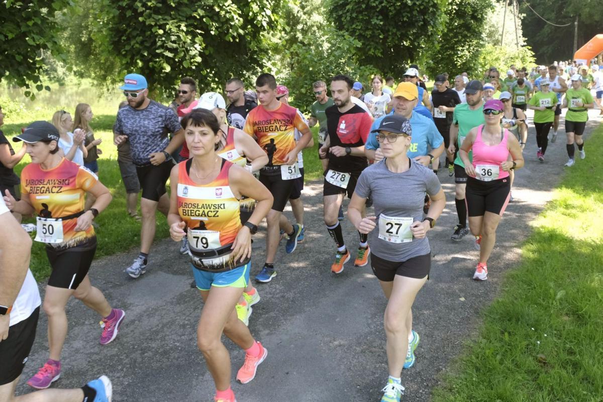 Start do biegu głównego na 10 kilometrów.<br/>fot.Jacek Szwic