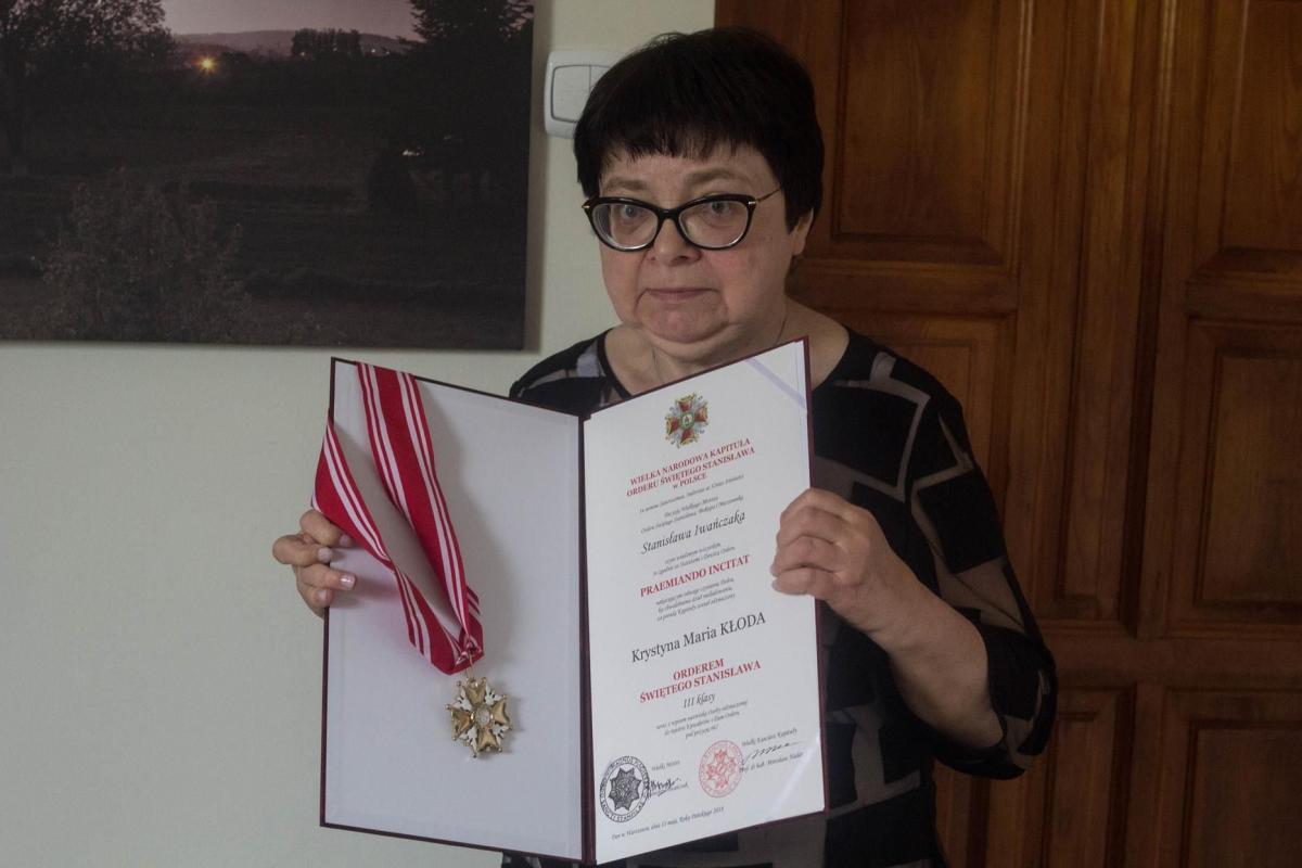 Dla Pani Krystyny Kłody, prezes Stowarzyszenia Osób Niepełnosprawnych, order to nagroda za 20 lat ciężkiej pracy na rzecz ludzi dotkniętych niepełnosprawnością.<br/>fot.Bartłomiej Pacek