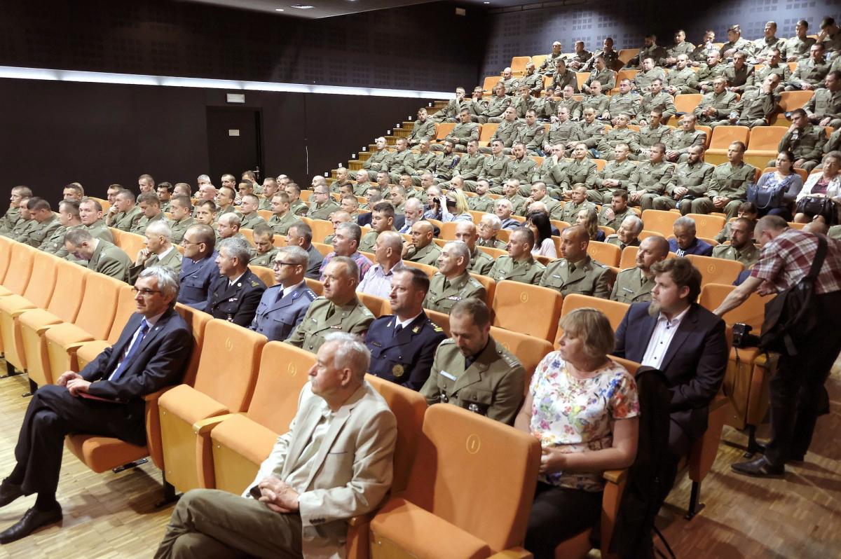 Uczestnicy konferencji naukowej „100 lat garnizonu Wojska Polskiego w Przemyślu.”<br/>fot.Jacek Szwic