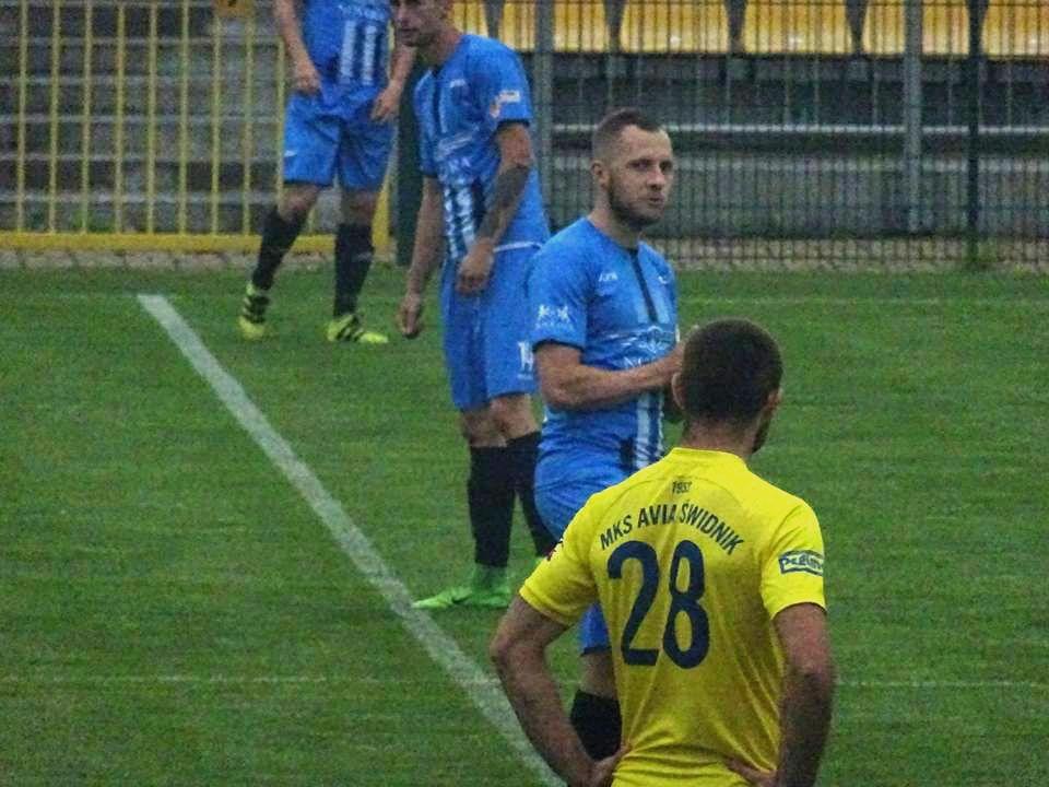 Bartłomiej Raba (w środku) i spółka nie dali rady sprawić niespodzianki w Świdniku.<br/>fot.Dominik Budzowski