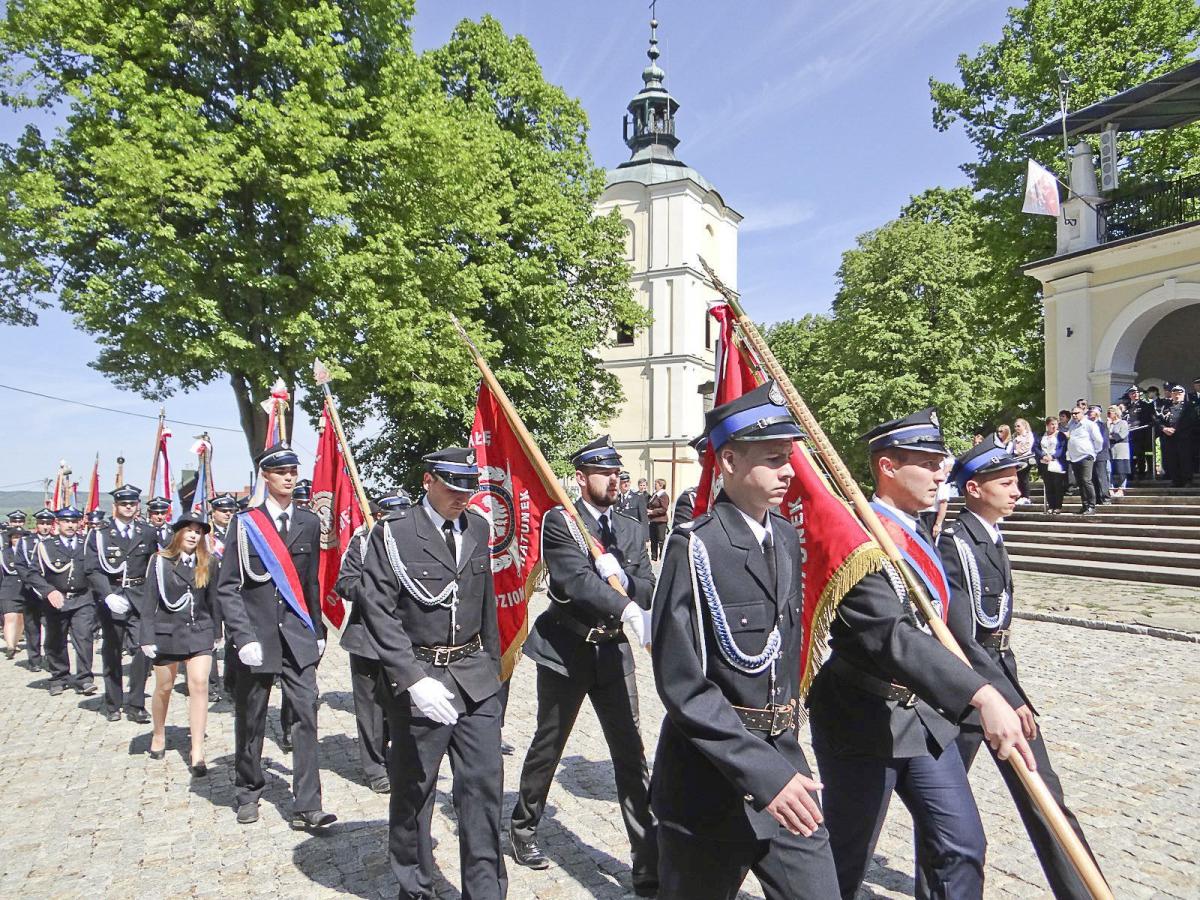 W pielgrzymce wzięło udział około 120 oddziałów OSP ze sztandarami.
<br/>fot.Zdzisław Wójcik