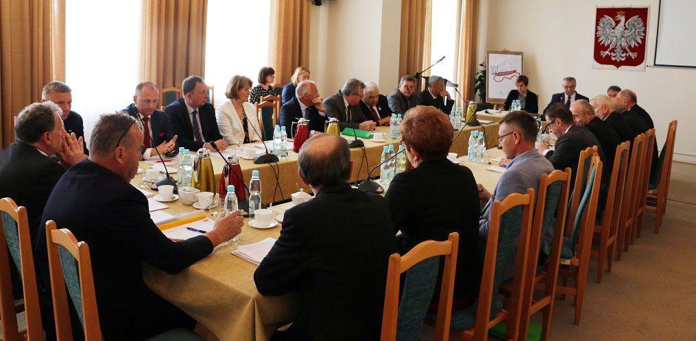 Ważnym momentem było podjęcie uchwały o przystąpieniu do realizacji projektu pod nazwą „Twoje miejsca – Twoje dziedzictwo. Ziemia Jarosławska – Svidnik. Budowa nowych transgranicznych produktów turystycznych”.<br/>fot.Starostwo Powiatowe w Jarosławiu