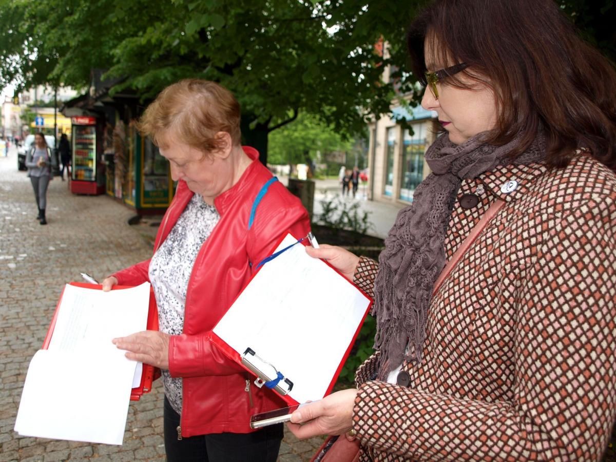 Przez trzy dni (od 26 do 28 kwietnia br.) mieszkańcy miasta mogli składać swoje podpisy pod petycją.<br/>fot.Mariusz Godos