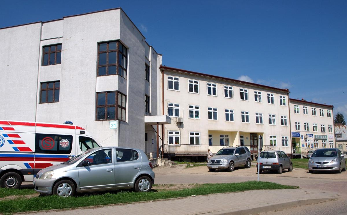 Pomieszczenia zajmowane do tej pory przez poradnie NZOZ „MEDSPEC” były potrzebne żurawickiemu szpitalowi. Przy ul. Focha rozpoczęły działalność cztery oddziały, a planowane są kolejne.<br/>fot.Mariusz Godos