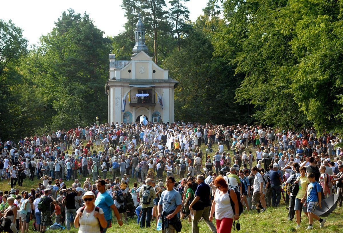 jubileusz.jpg)
Corocznie do Kalwarii Pacławskiej pielgrzymują tysiące wiernych z różnych stron Polski.<br/>fot.zbiory własne