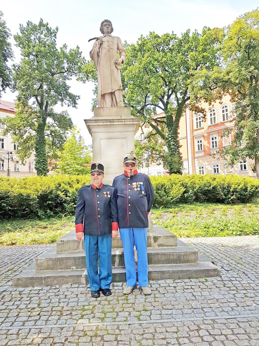 Kapitan Wojciech Pala (z prawej) i Jerzy Czuchman.<br/>fot.Jacek Szwic