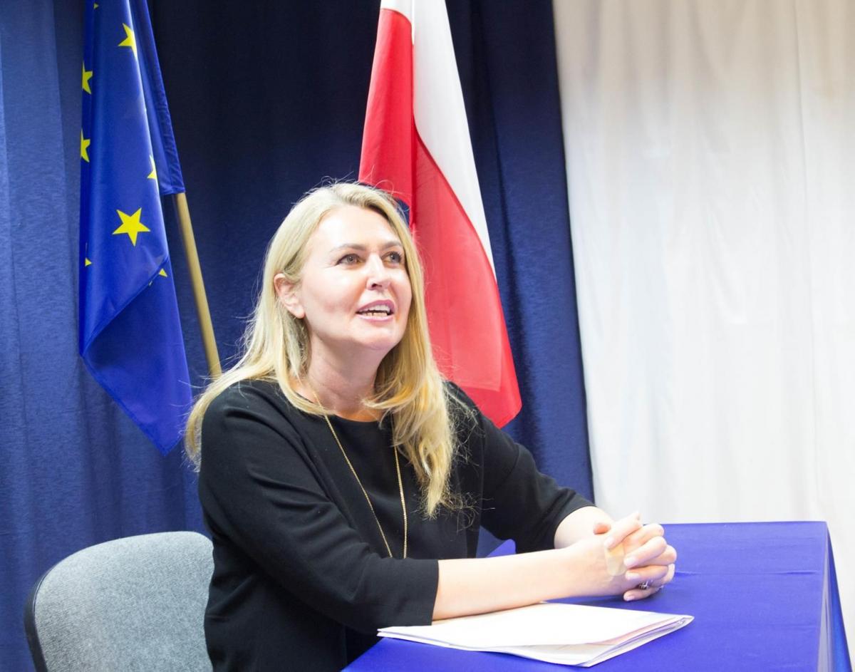 Spotkanie E. Łukacijewskiej z jarosławską młodzieżą odbyło się w ramach projektu „14 lekcji na 14. rocznicę członkostwa Polski w UE”.<br/>fot.Bartłomiej Pacek