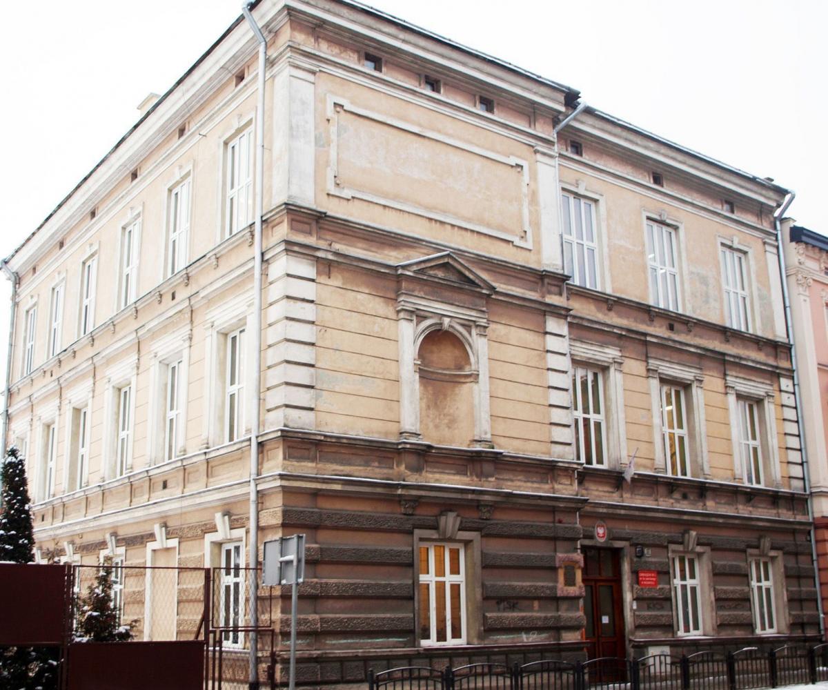 Przeniesienie Młodzieżowego Domu Kultury do budynku po byłym Gimnazjum nr 5 przy ulicy Grunwaldzkiej nie byłoby fortunnym posunięciem.<br/>fot.Mariusz Godos