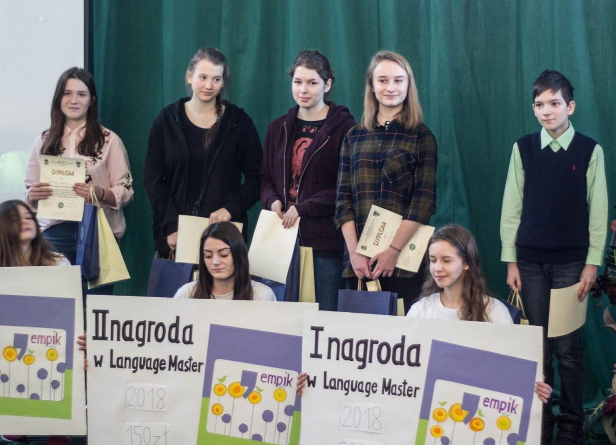 Laureaci konkursu: Krzysztof Fijałkowski (SP w Pruchniku), Emilia Skrzypska, Joanna Miazga, Justyna Adamczyk, Zuzanna Styrna (wszystkie SP nr 2 w Jarosławiu).
