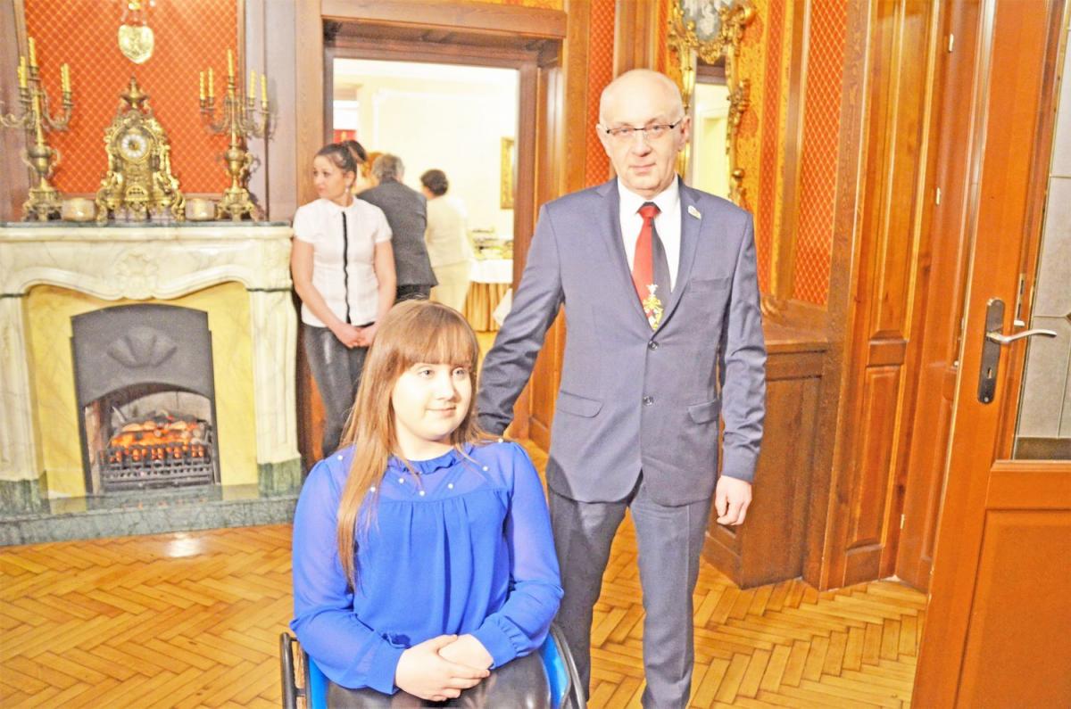 Iwona Blok z prezydentem Rotary Clubu Jarosław Bogdanem Ryglem.<br/>fot.Ernest Kocan