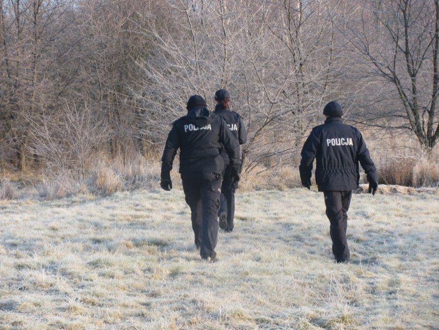 Stalowolscy policjanci ustalili rysopis zaginionej i z miejsca przystąpili do poszukiwań. <br/>fot.KMP Stalowa Wola