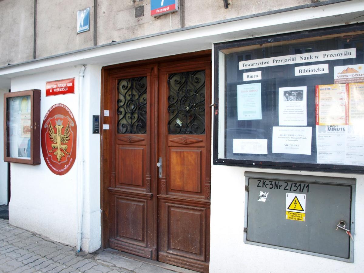 Biblioteka TPN wciąż może funkcjonować w lokalu przy ulicy Kościuszki. Władze muzeum nie mają zamiaru przenosić woluminów. Chcą jednak wziąć towarzystwo pod swoje skrzydła.<br/>fot.Mariusz Godos