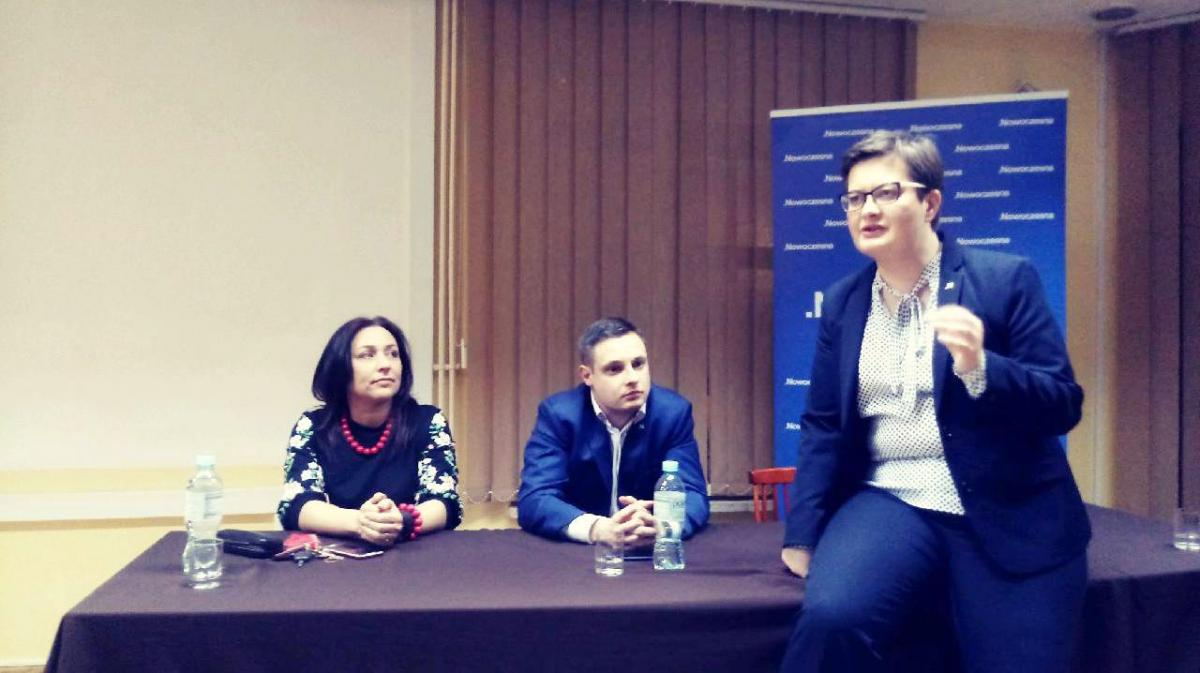 Szefowa .Nowoczesnej Katarzyna Lubnauer podczas spotkania z mieszkańcami Przemyśla.<br/>fot.ze zbiorów własnych