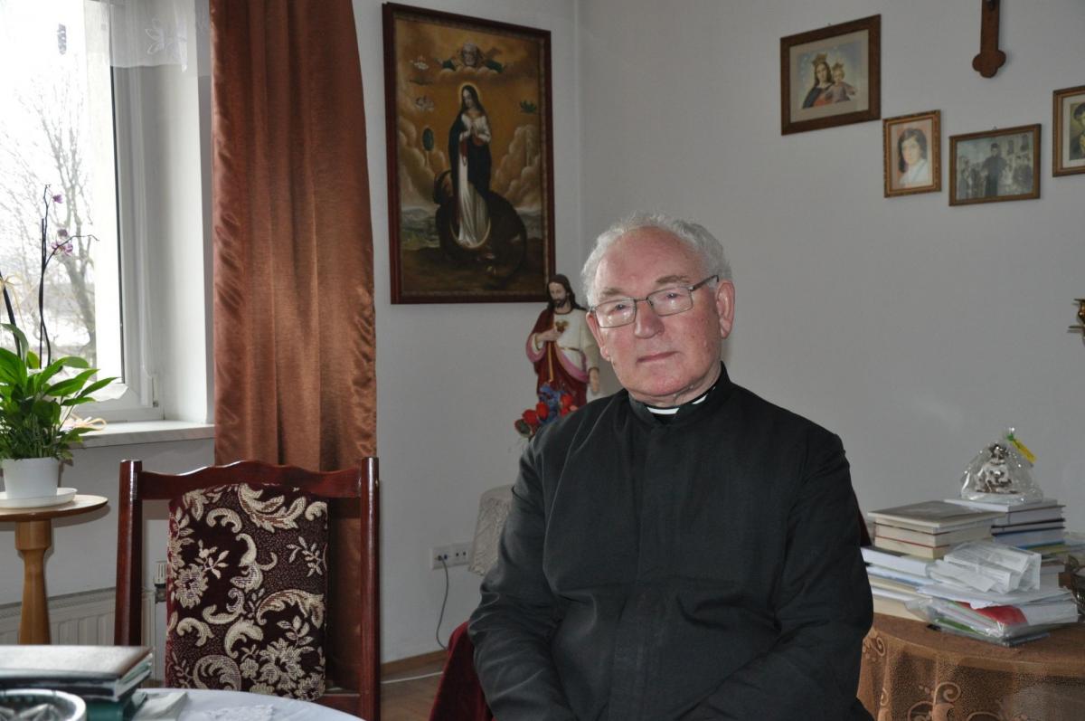 Ksiądz senior Tadeusz Pater został odznaczony Krzyżem Kawalerskim Orderu Odrodzenia Polski.<br/>fot.Paweł Bugira