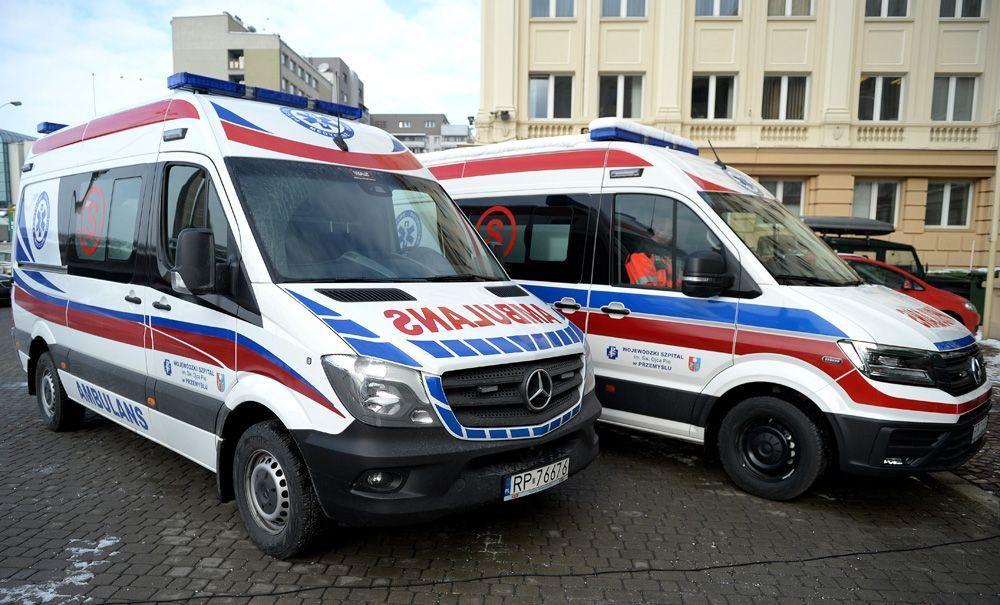 Ambulanse dla przemyskiego szpitala kosztowały 900 tysięcy złotych.<br/>fot.zbiory własne
