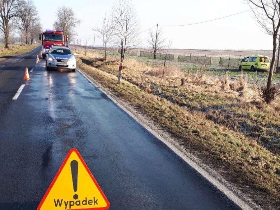 Miejsce zdarzenia drogowego na trasie między Oleszycami a Zalesiem.<br/>fot.KPP Lubaczów