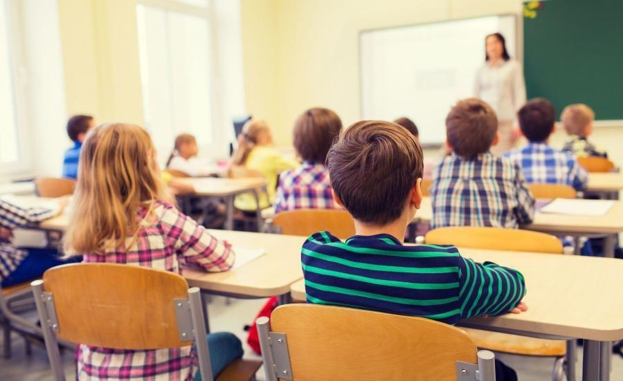 Rodzic ma prawo wiedzieć, jakie postępy w szkole czyni jego pociecha, a nad jakimi błędami trzeba pracować.<br/>fot.ze zbiorów własnych
