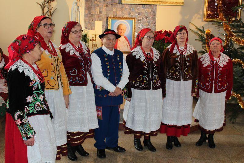 Zespół Śpiewaczy „Krzeczowiczanki” z Krzeczowic w powiecie przeworskim zdobył Grand Prix 19. Regionalnego Przeglądu Grup Śpiewaczych „Kolędy i Pastorałki”.<br/>fot.UG Pawłosiów