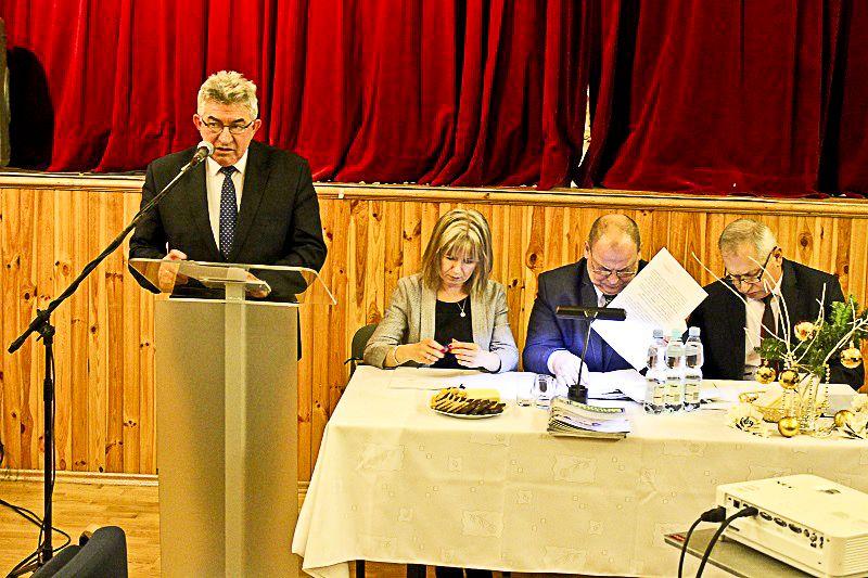 Burmistrz Wacław Szkoła zapowiada nowe otwarcie w działaniach związanych z rozwojem gminy.<br/>fot.UM Pruchnik