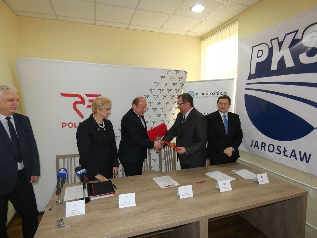 10 bm. przedstawiciele obu firm podpisali porozumienie o współpracy.<br/>fot.zbiory własne