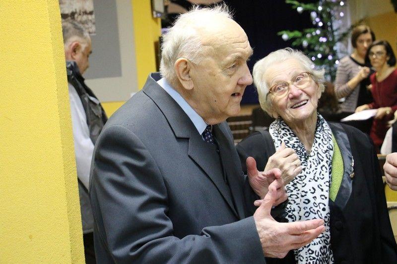 Zbigniew Petru po raz kolejny przekazał swoje obrazy na Wielką Galerię Artystyczną.<br/>fot.UM Jarosław