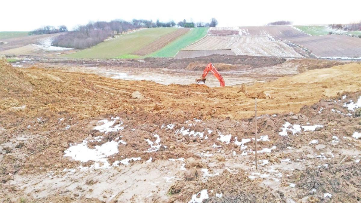 W Pawłosiowie już trwają prace przy budowie strzelnicy.<br/>fot.Roman Kijanka