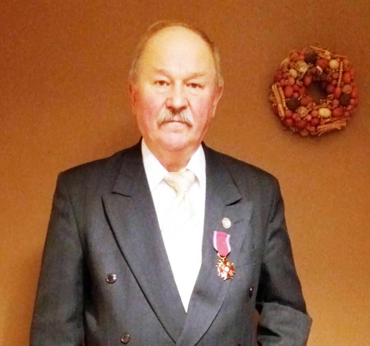 Ryszard Miłoszewski ze Złotym Krzyżem Zasługi.<br/>fot.ze zbiorów własnych