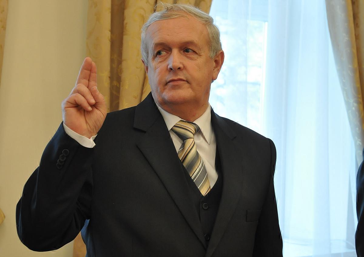 Adam Czarniecki składa ślubowanie.<br/>fot.Paweł Bugira