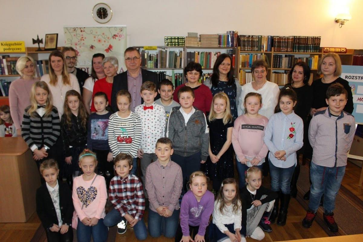 Wystawę pokonkursową prac laureatów można oglądać jeszcze w tym miesiącu w bibliotece.<br/>fot.MBP Przeworsk