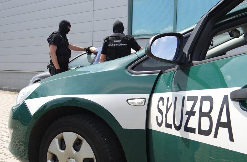 W rozbiciu grupy przestępczej mają udział m.in. funkcjonariusze Podkarpackiego Urzędu Celno-Skarbowego w Przemyślu.<br/>fot.KAS 