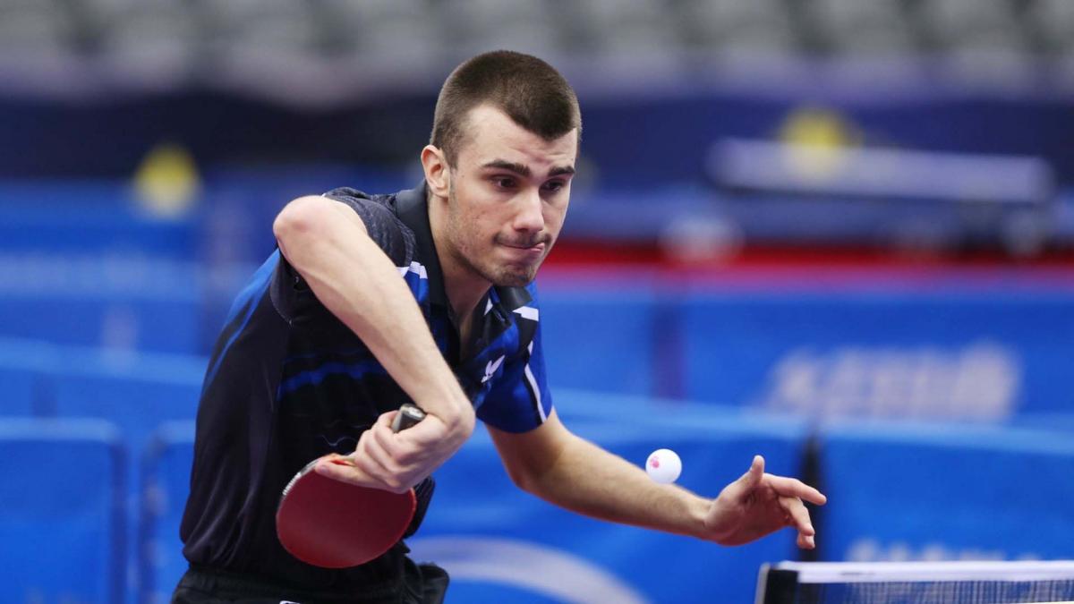 Młody Chorwat Tomislav Pučar może dopisać sobie do swojego sportowego życiorysu cenną wygraną z legendą polskiego tenis stołowego Lucjanem Błaszczykiem.<br/>fot.www.ittf.com