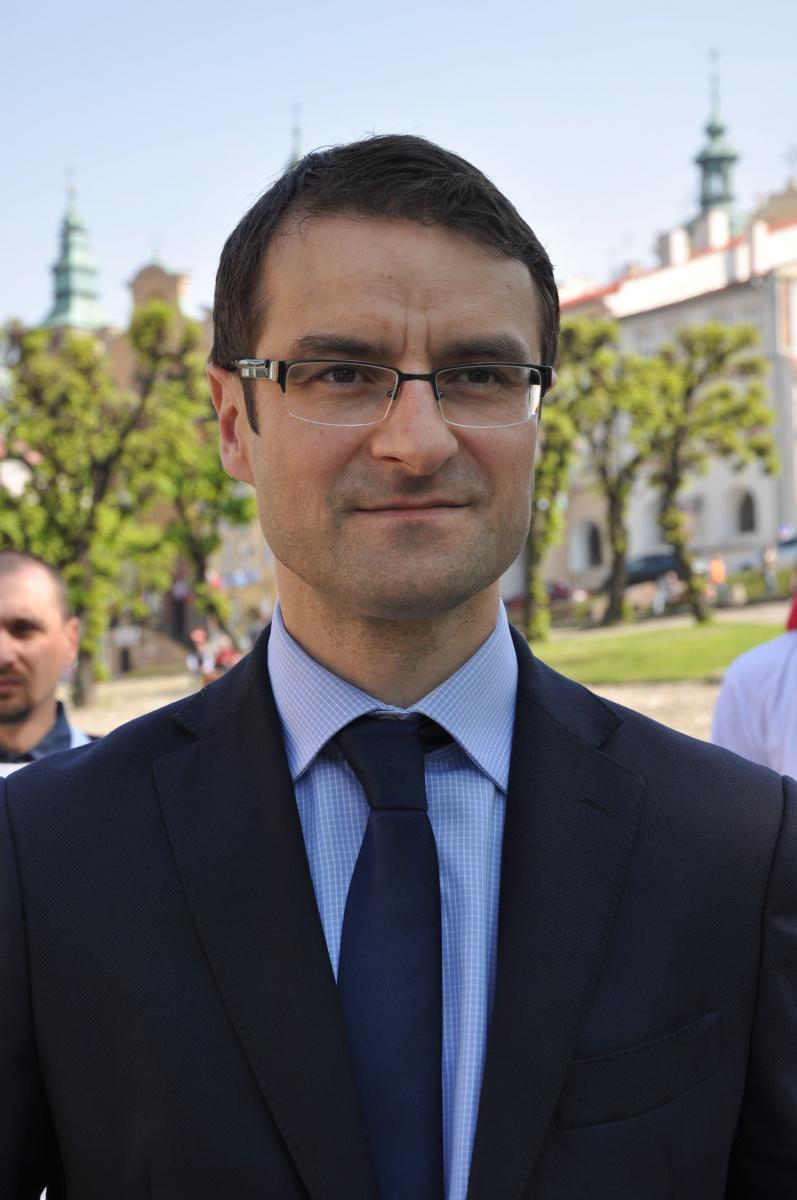 – Ostatecznie zamknięcie fabryki będzie, w moim przekonaniu, niewybaczalnym błędem z punktu widzenia polskiego państwa w kontekście wzmocnienia konkurencyjności i potencjału spółki PKP Cargo – twierdzi europoseł T. Poręba (PiS).<br/>fot.Paweł Bugira