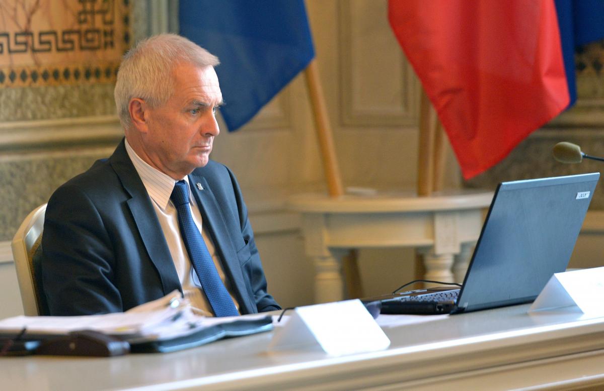 Mina prezydenta miasta Roberta Chomy dość długo była nietęga. Doskonale wiedział, że jeśli podwyżka opłat za śmieci nie przeszłaby, miasto miałoby ogromny problem. <br/>fot.zbiory własne