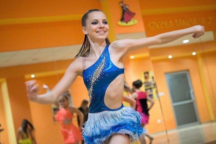 Wicemistrzyni świata w kategorii „carribean show solo” juniorek Wiktoria Markiewicz ze Szkoły Tańca „A – Z”, prowadzonej przez Aleksandrę Sołgę.<br/>fot.ze zbiorów Szkoły Tańca A – Z