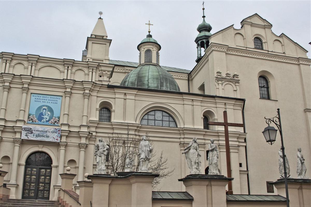 Z szerokich planów związanych z inwestycjami w Sanktuarium Matki Bożej Śnieżnej Królowej Rodzin nic nie zostało.  <br/>fot.Roman Kijanka