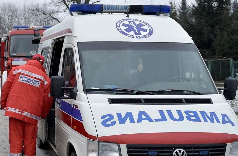 16-latek trafił pod opiekę załogi pogotowia.<br/>fot.zbiory własne