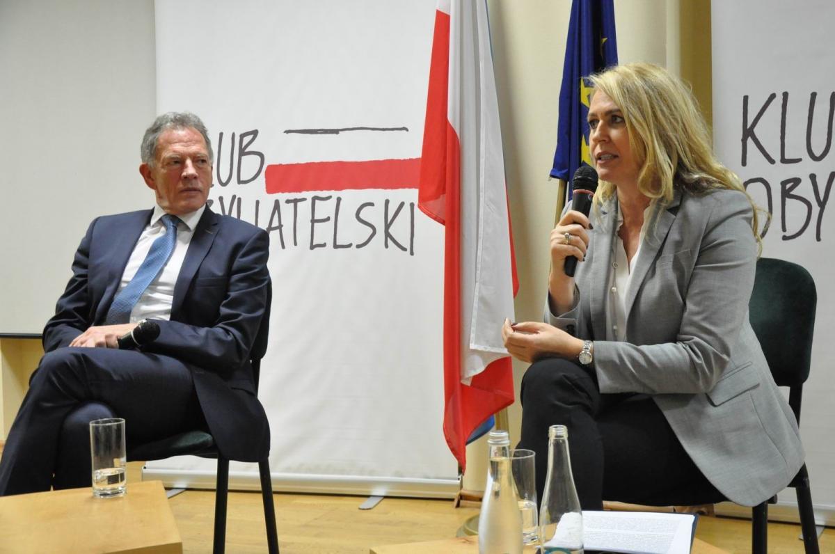 Dariusz Rosati i Elżbieta Łukacijewska krytykowali zarówno politykę zagraniczną, jak i krajową obecnego rządu.<br/>fot.Paweł Bugira