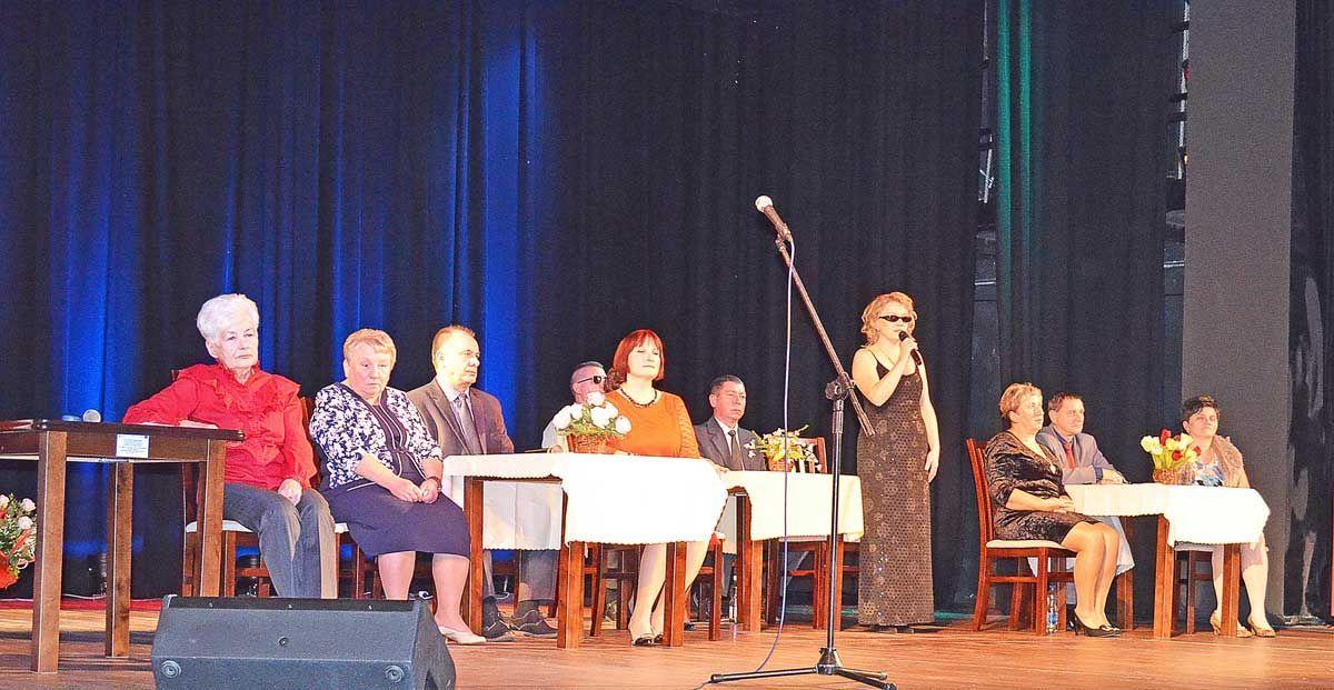 W programie zatytułowanym „Widzę świat oczami wyobraźni” wystąpili: Halina Domaradzka, Barbara Łuczyszyn, Grażyna Maziarz, Zuzanna Ostasin, Barbara Sołek, Dorota Szela, Piotr Kapcia, Mariusz Rojan.<br/>fot.Aleksandra Białoń