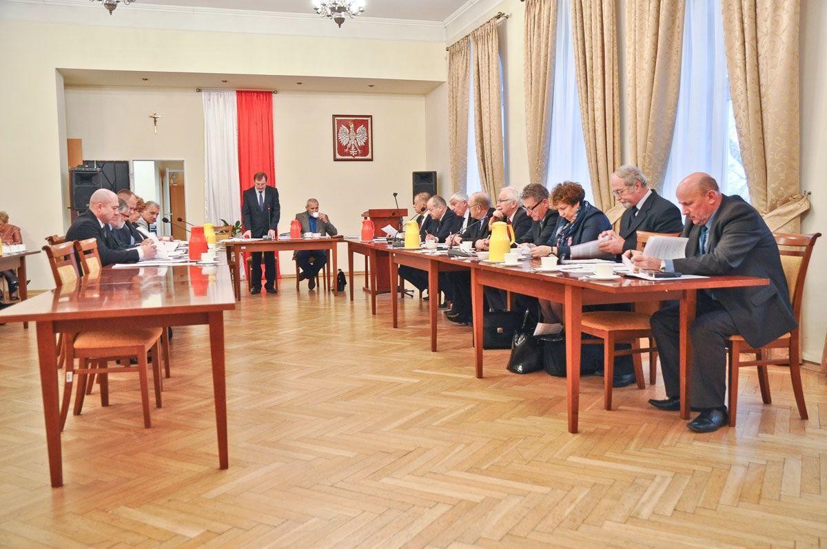 Radni zdecydowali o przyznaniu 15 tys. zł dla powiatu tucholskiego, który ucierpiał w wyniku nawałnicy. <br/>fot.Paweł Bugira