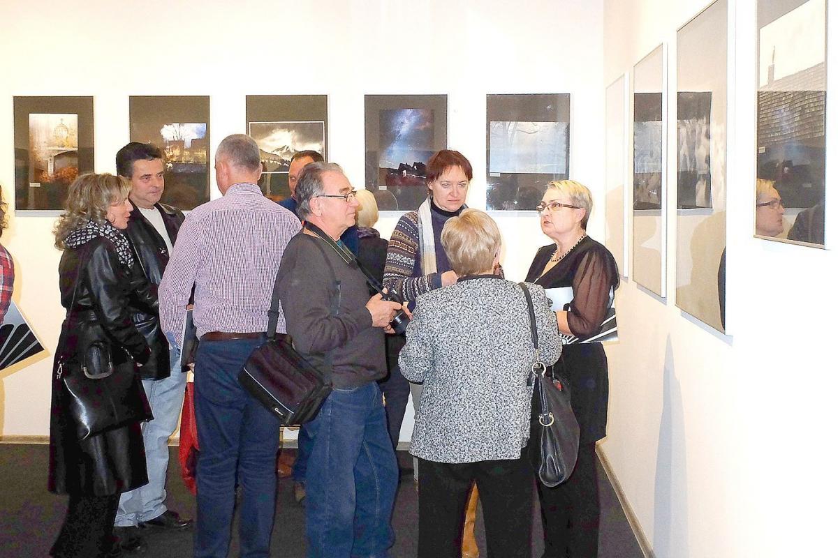 Wernisaż wystawy pokonkursowej w „Galerii 12”.<br/>fot.Jacek Szwic