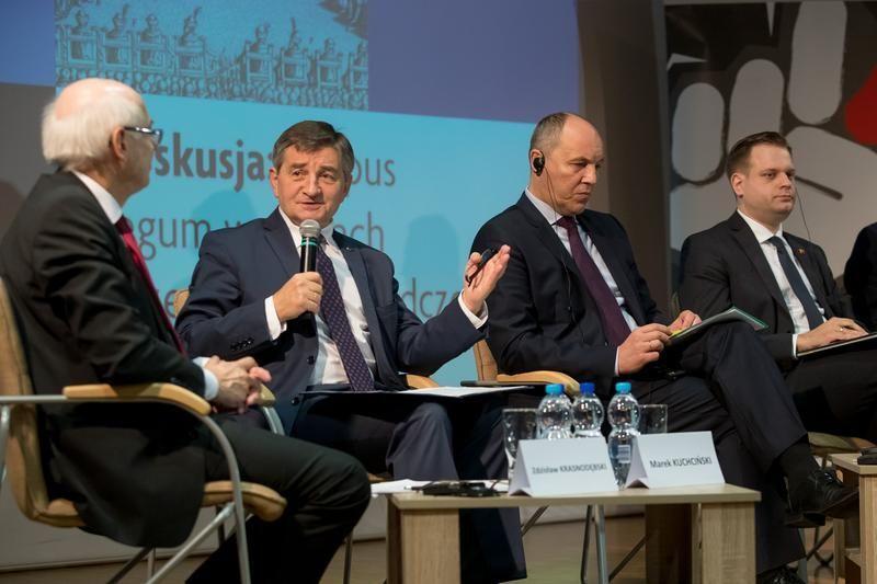 Niedzielna debata z udziałem przedstawicieli parlamentów z Polski, Ukrainy, Węgier i Litwy odbyła się w ramach konferencji „Tradycje Parlamentarne w Europie Środkowej i Wschodniej”.<br/>fot.Paweł Kula/Kancelaria Sejmu RP