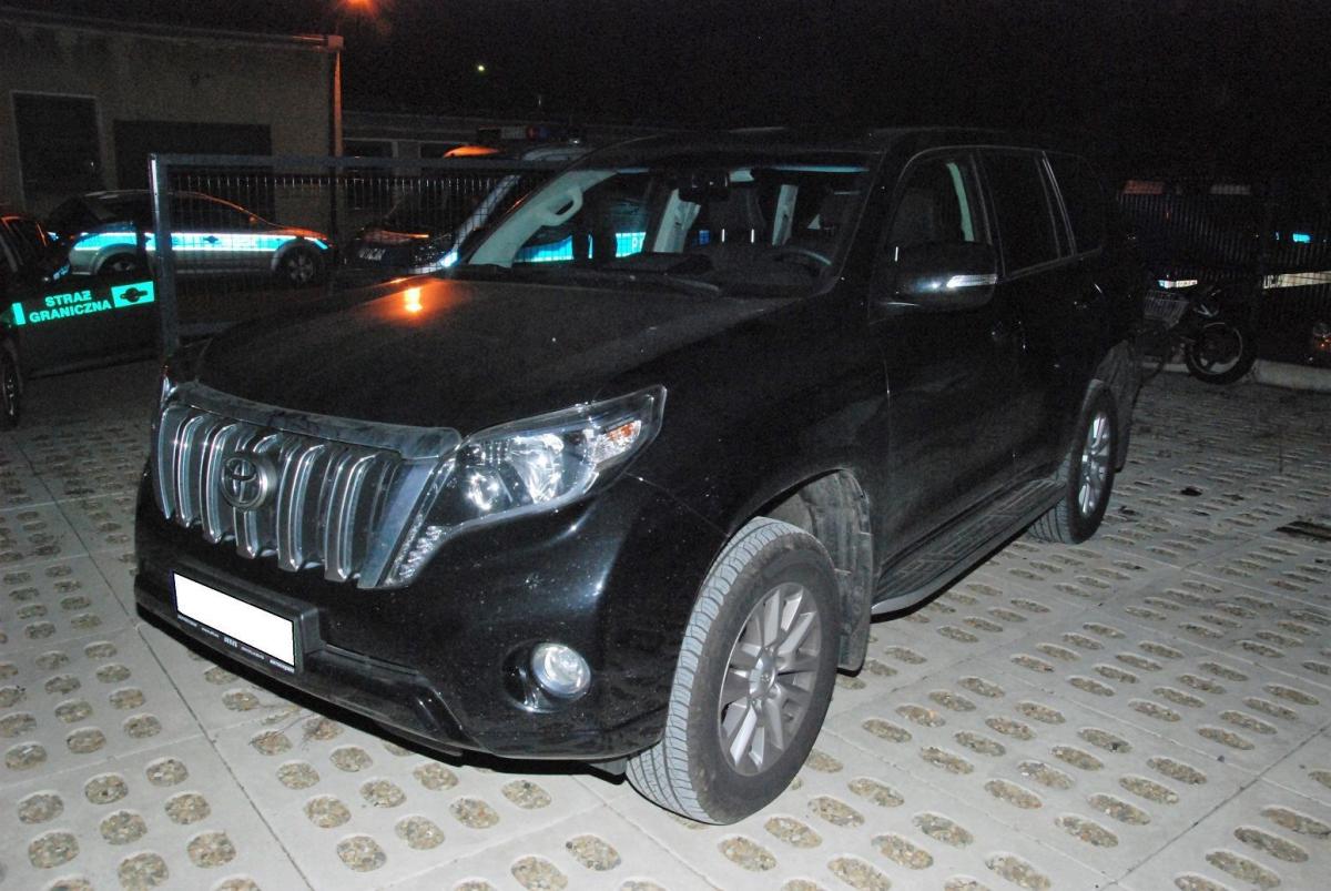 Podejrzana toyota land cruiser.