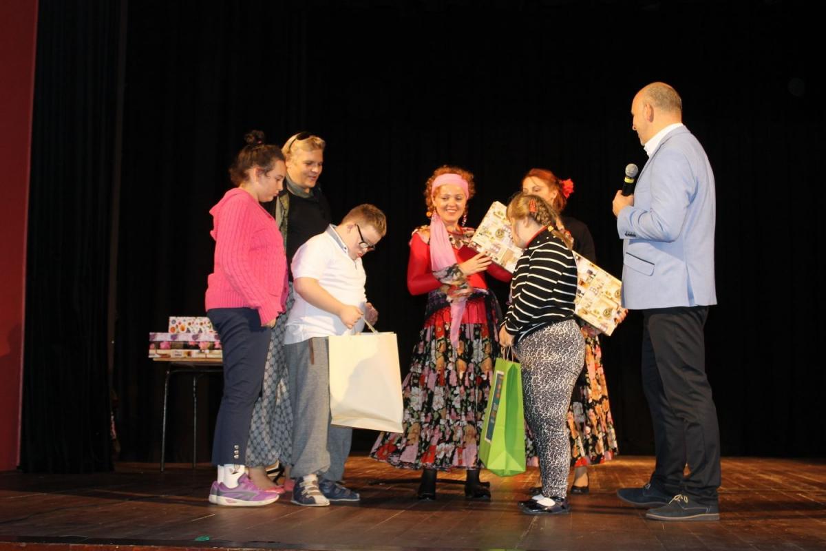 Przegląd teatralny skierowany był do uczniów specjalnych ośrodków szkolno-wychowawczych, uczestników warsztatów terapii zajęciowej i podopiecznych domów pomocy społecznej z całego województwa podkarpackiego.<br/>fot.CK Przemyśl 