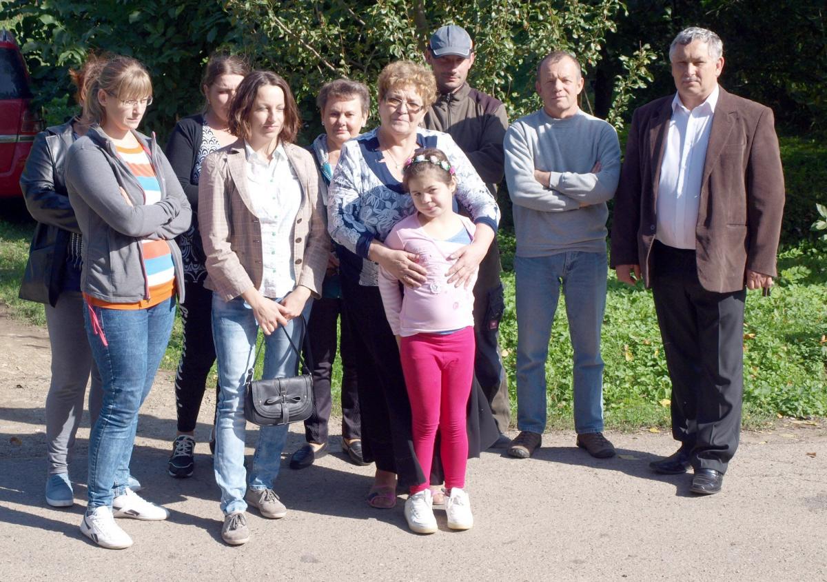 – Tak dalej być nie może. Nie mamy zamiaru umierać za jakąś poprawność polityczną. Trują nas z Ukrainy i nie mamy co do tego najmniejszych wątpliwości – zgodnie twierdzą mieszkańcy Stanisławczyka, Rożubowic, Malhowic czy Jaksmanic.<br/>fot.Mariusz Godos